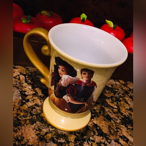 ✨ Disney Store Fairytale Designer Collection Snow White Mug ✨ - Picture 2 of 13